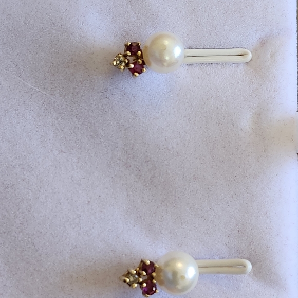 Ruby, pearl and diamond earrings in 18k gold. - Picture 4 of 10